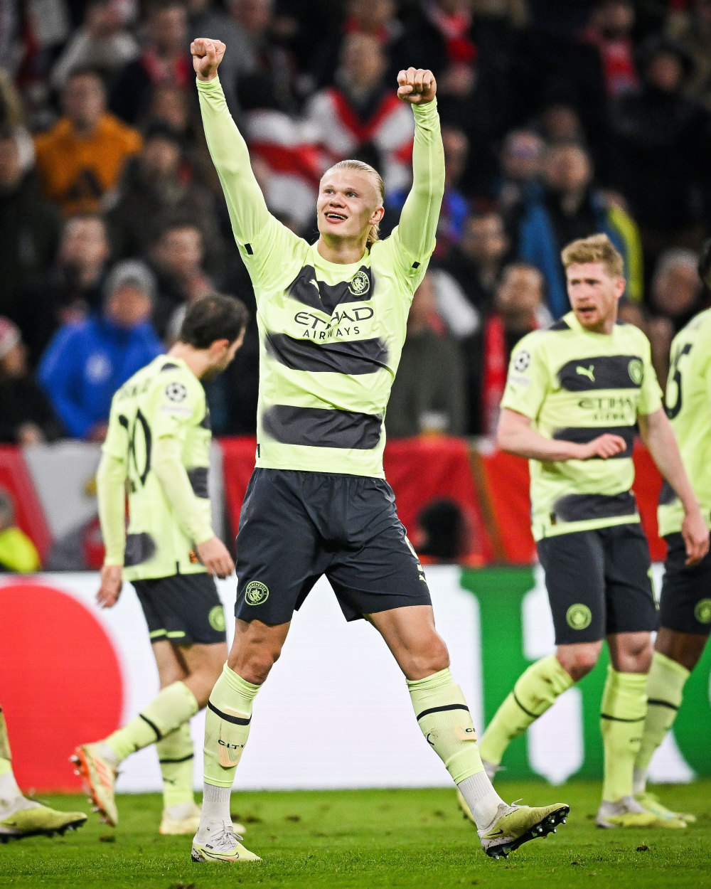 关于从拉齐奥篮板制胜备战亚冠到冲刺阶段曼城调整名单以备欧冠，塞维利亚完成体检备战NBA常规赛的信息