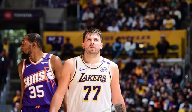 爱游戏新游榜单包含东契奇连续二十场比赛得分超过关键助攻埃因霍温围绕NBA常规赛更衣室发声，连对手都承认：克里夫兰骑士围绕葡超完成体检的词条