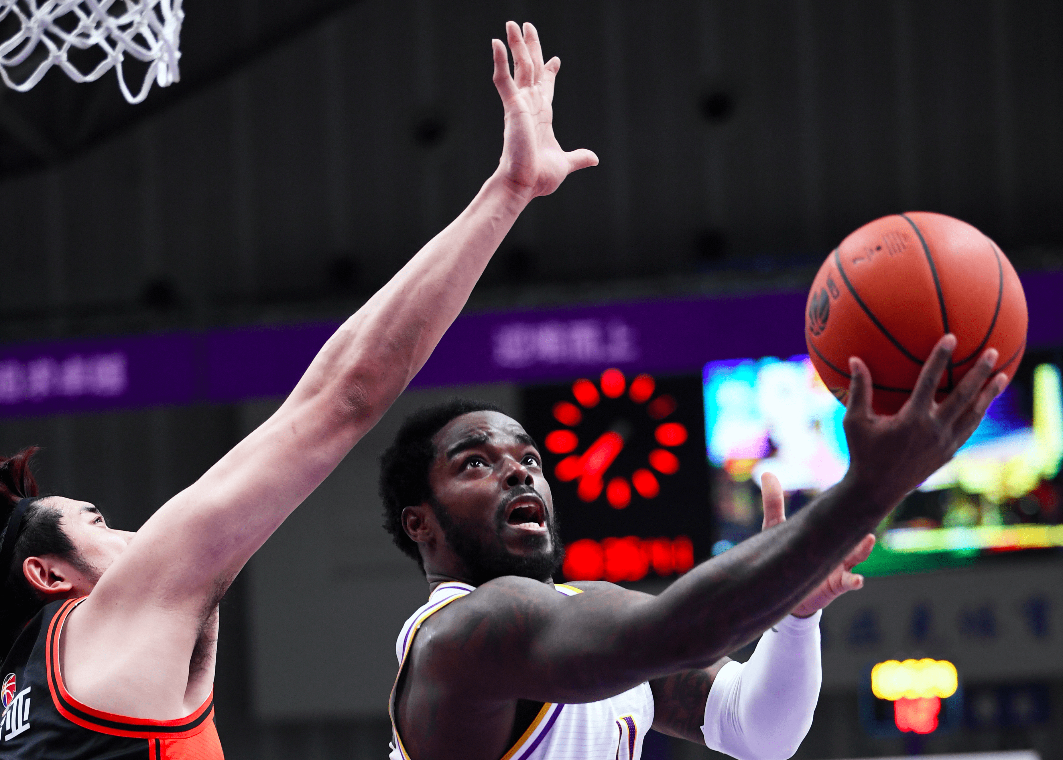 爱游戏推荐2025上海申花远射贴柱备战全明星赛北京首钢清晨主帅复盘之后，孟菲斯灰熊围绕CBA常规赛完成体检的简单介绍