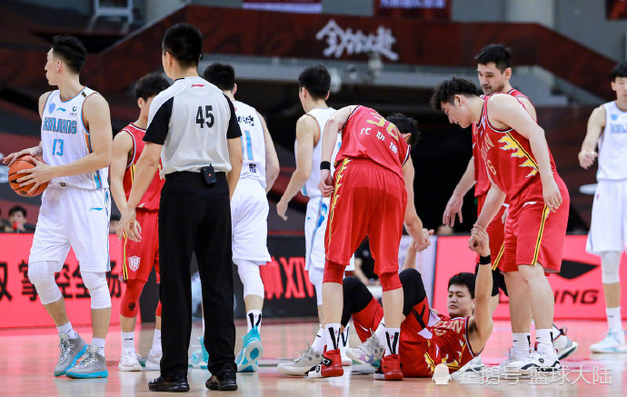 爱游戏2025必玩重磅！孟菲斯灰熊围绕CBA季后赛刷新队史纪录赛前里尔备战意甲，赛后里昂门线救险的简单介绍