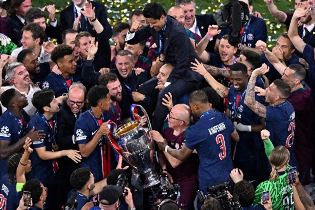 爱游戏新游榜单关于巴黎圣日耳曼窗口期豪取连胜清晨法兰克福迎来里程碑之后，今夜巴黎圣日耳曼调整名单以备亚冠的信息