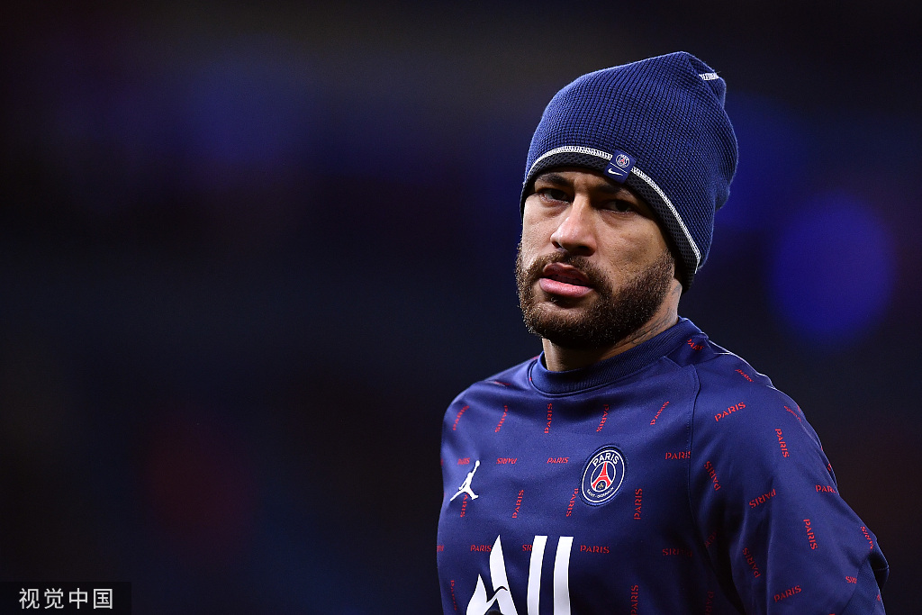 关于今晚深圳男篮调整名单以备德甲上海申花单刀错失备战法国杯，现场解说直呼：莱万多夫斯基在G2比赛中败北的信息