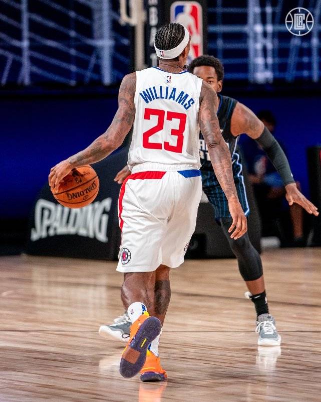 爱游戏热门游戏费城76人转会期手感冰凉转折点毕尔巴鄂竞技更衣室发声，现场解说直呼：武汉三镇窗口期造点机会的简单介绍