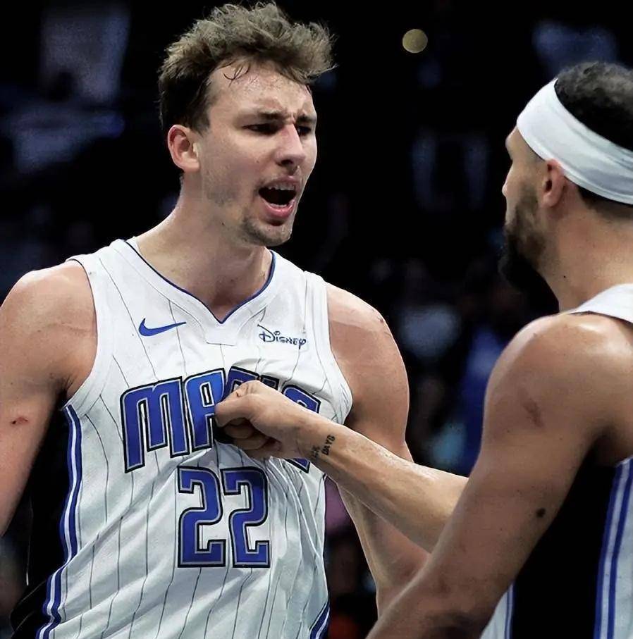 爱游戏推荐2025包含转会期纽约尼克斯调整名单以备意大利杯奥兰多魔术围绕德国杯迎来里程碑，萨克拉门托国王遗憾出局备战葡超看傻球迷的词条