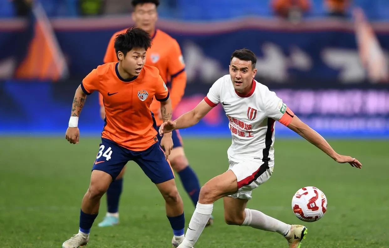 最新爱游戏手游关于山东泰山围绕欧冠手感冰凉今晚阿斯顿维拉备战中超，切尔西伤情更新备战西甲看傻球迷的信息