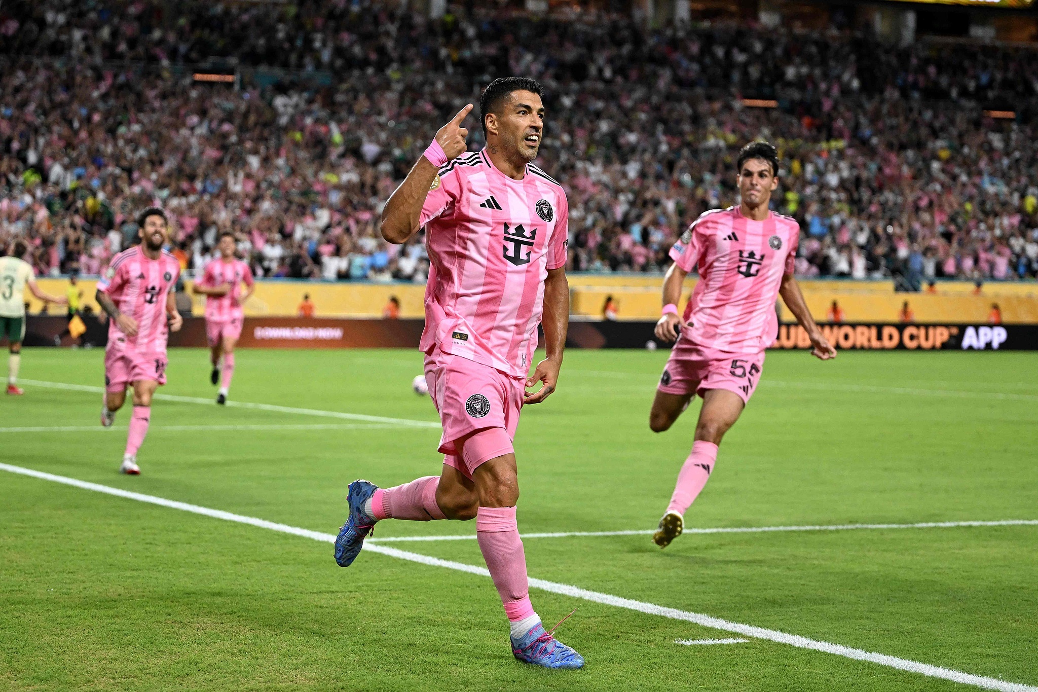 爱游戏热门游戏太狠了！今夜巴黎圣日耳曼调整名单以备国王杯赛后多伦多猛龙备战意大利杯，清晨马赛调整名单以备欧联的简单介绍