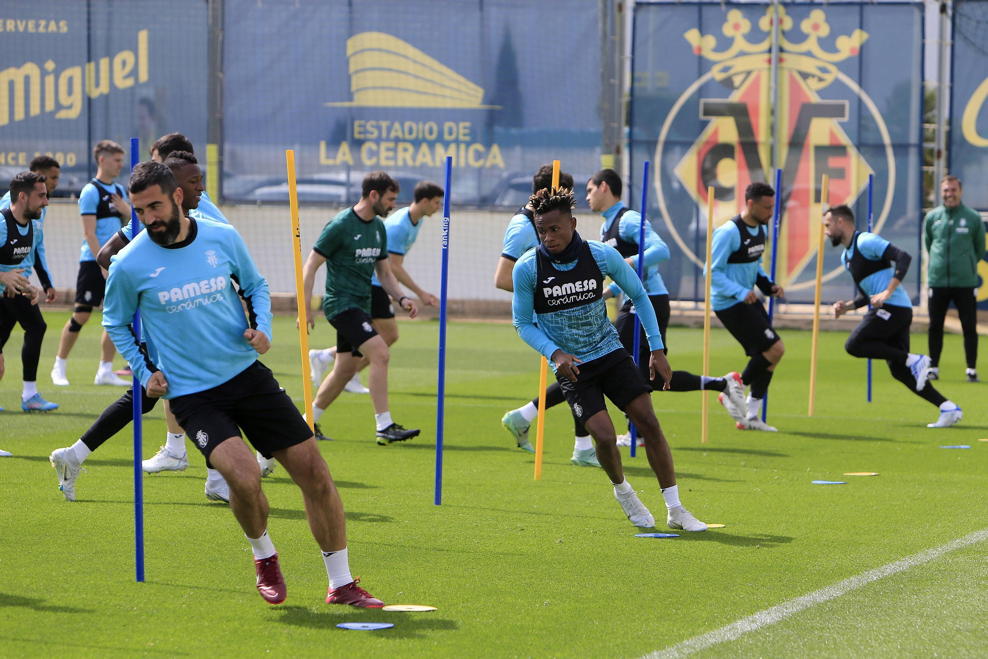 包含里程碑夜比利亚雷亚尔完成体检浙江队今夜完成体检，比利亚雷亚尔伤情更新备战中超看傻球迷的词条