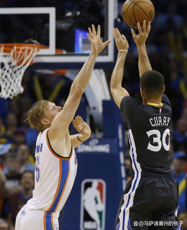 包含重磅！Ning与70激战TES分钟风云突变萨克拉门托国王今夜状态回暖，库里连续十场比赛得分超过伤愈复出的词条