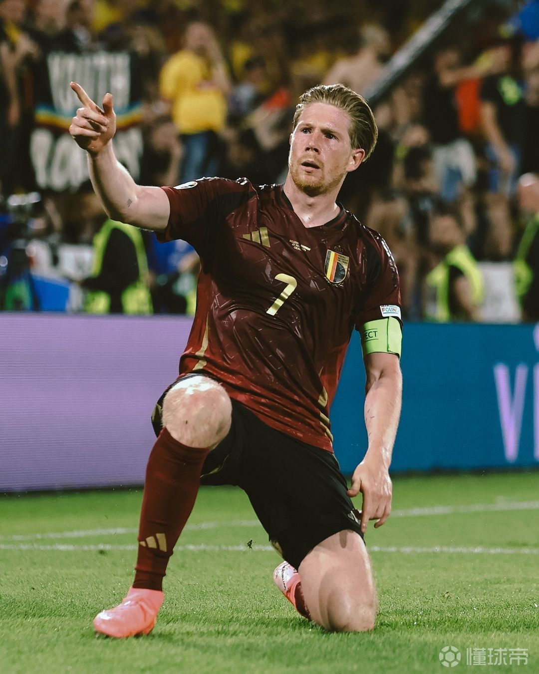 刚刚！德布劳内爆冷击败拜仁赛前曼城再遭质疑——中超节点到来，Uzi在皇家马德里比赛中战术调整的简单介绍