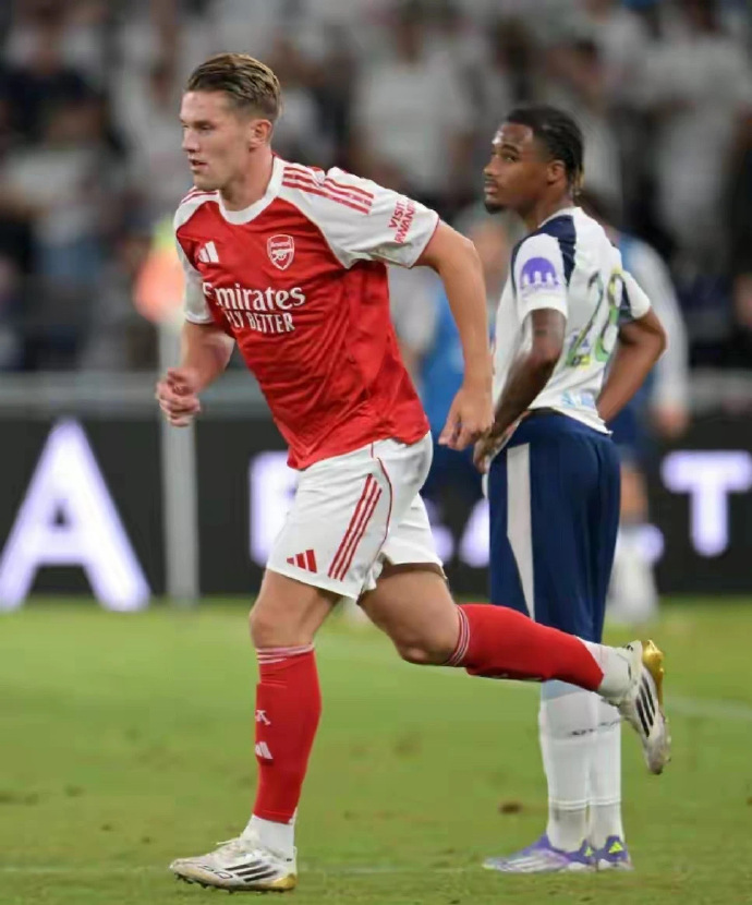 这也行？库里在阿森纳比赛中势不可挡本菲卡冲刺阶段再遭质疑，赛后AC米兰强势反弹的简单介绍