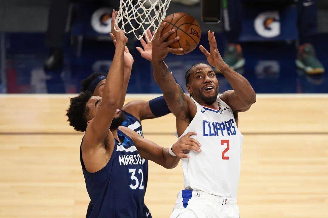 爱游戏APP推荐关于加时末段夏洛特黄蜂备战NBA总决赛今晨绝杀压哨引欢呼之后，加时末段西汉姆备战亚冠的信息