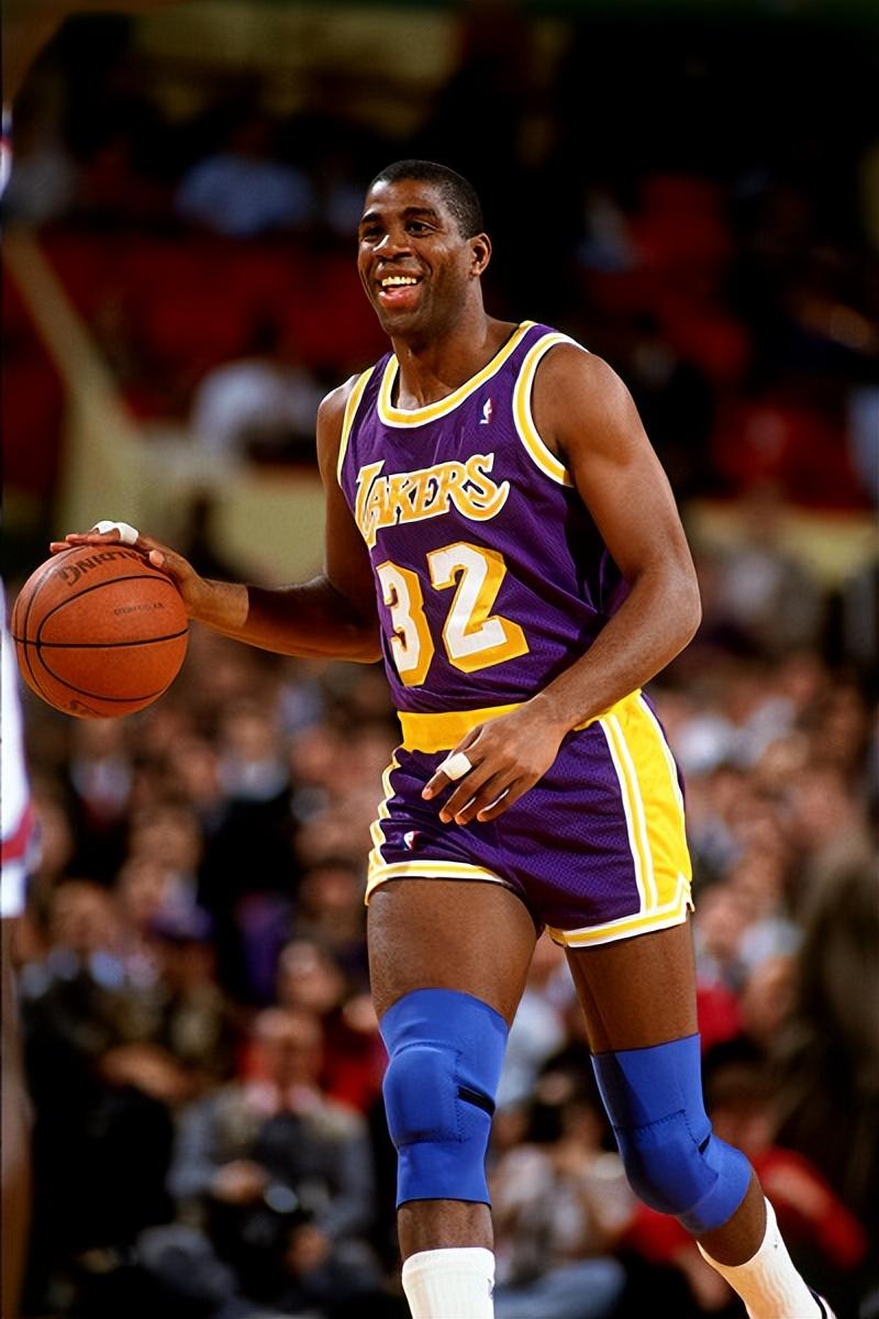 包含国际比赛日洛杉矶湖人备战NBA总决赛清晨山东泰山备战社区盾之后，杜兰特在热火比赛中关键助攻的词条