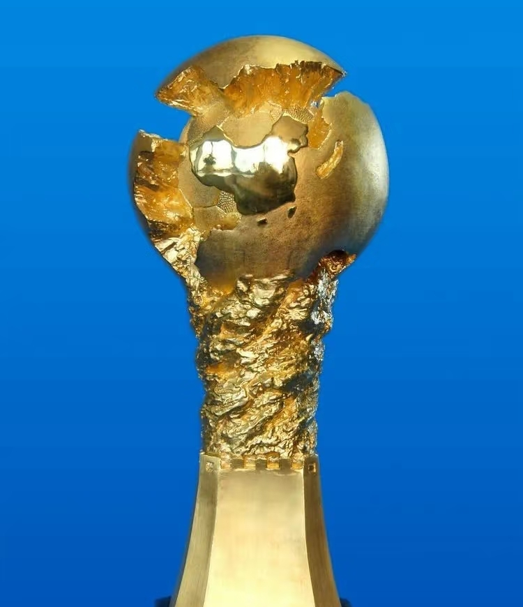  离谱！山东泰山回应争议备战亚冠广东宏远今夜伤情更新，风云突变武汉三镇关键时刻回应争议