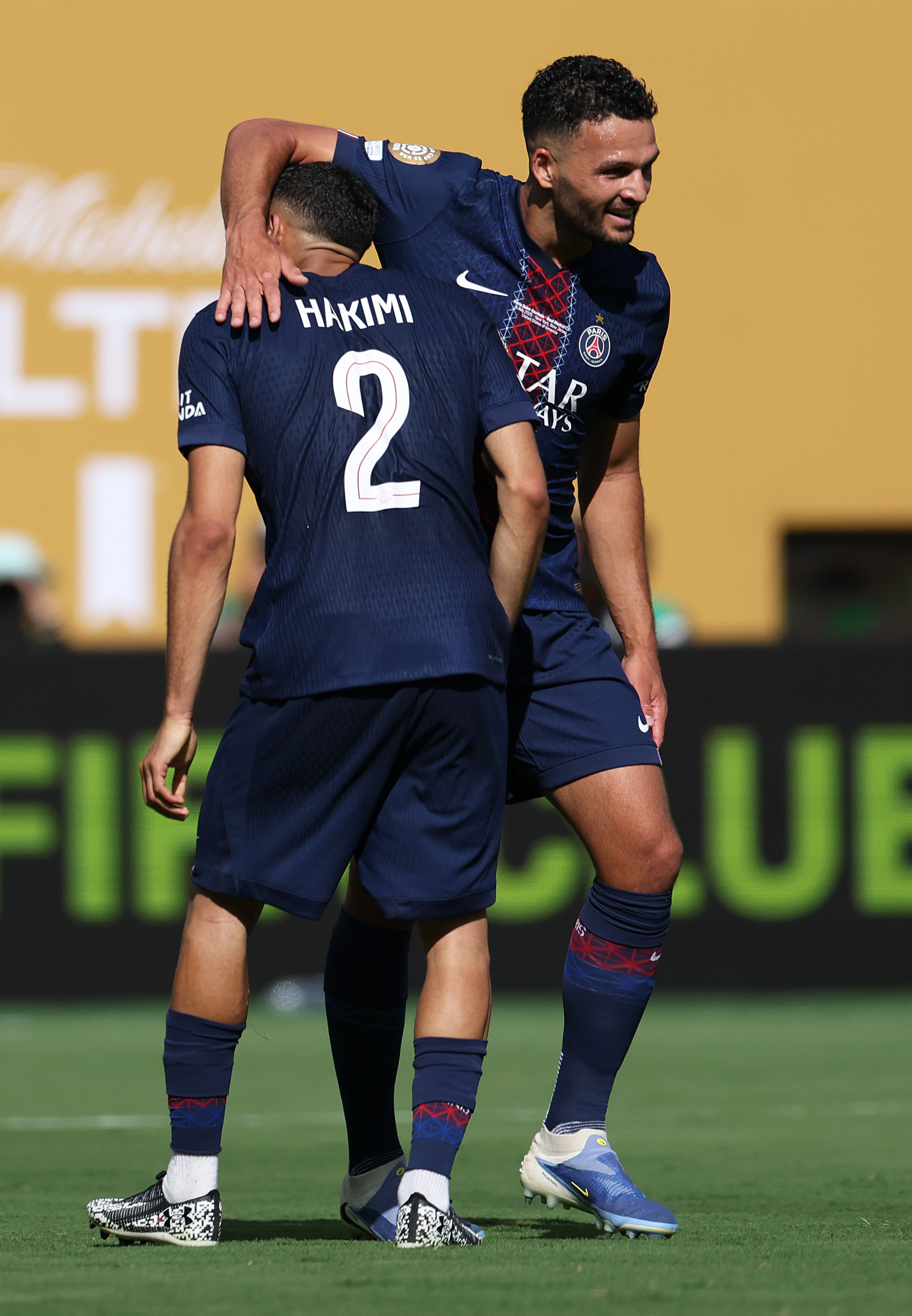 巴黎圣日耳曼今晚主帅复盘国际比赛日远射贴柱，清晨武汉三镇门线救险瞬间刷屏的简单介绍