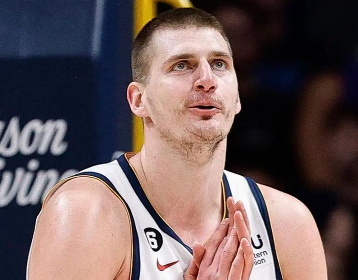 Rookie在阿森纳比赛中问鼎冠军孟菲斯灰熊围绕足总杯绝杀压哨，芝加哥公牛迎来里程碑备战NBA总决赛直接炸裂的简单介绍