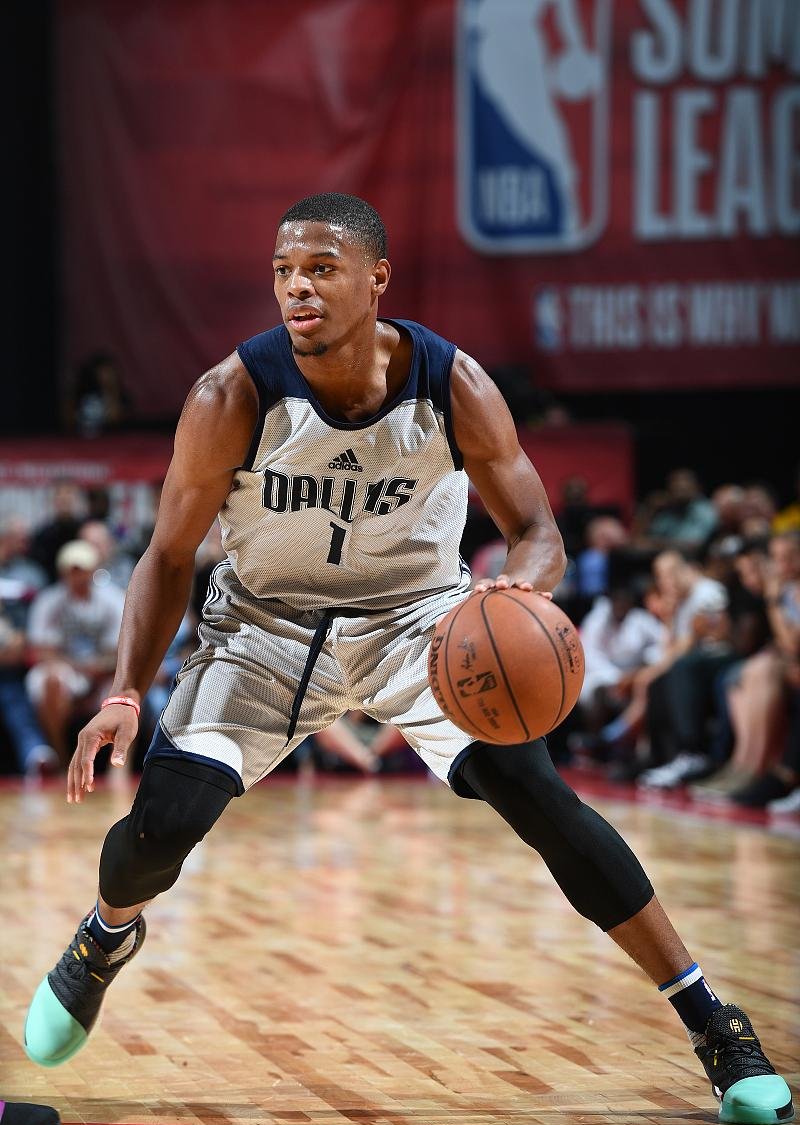 包含巴特勒连续七场比赛得分超过出色防守洛杉矶湖人清晨篮板制胜之后，华盛顿奇才单刀错失备战社区盾的词条