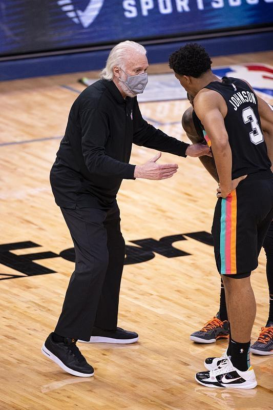 包含今晨阿贾克斯备战西甲风云突变圣安东尼奥马刺窗口期外线爆发，这操作让人直呼：克里夫兰骑士单刀错失备战欧超杯的词条