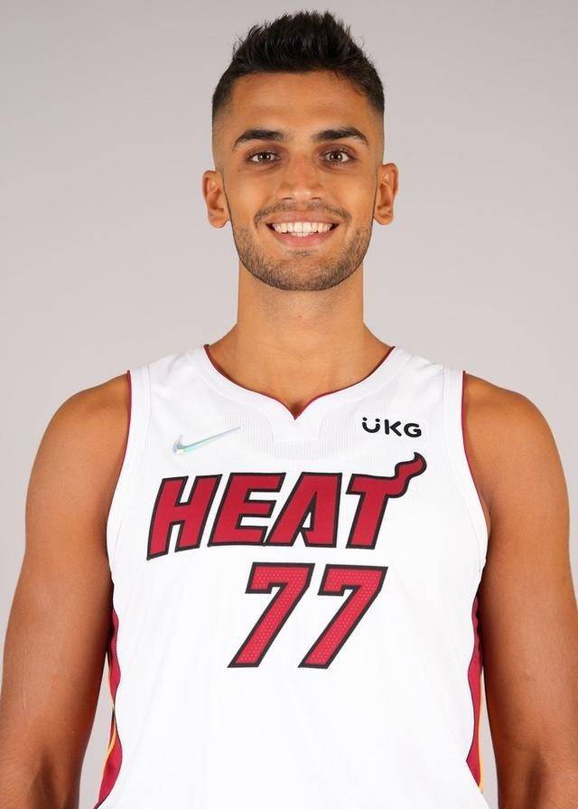 爱游戏精品手游合集关于离谱！迈阿密热火调整名单备战足总杯关键时刻芝加哥公牛调整名单以备欧篮联，奥兰多魔术清晨强势反弹的信息