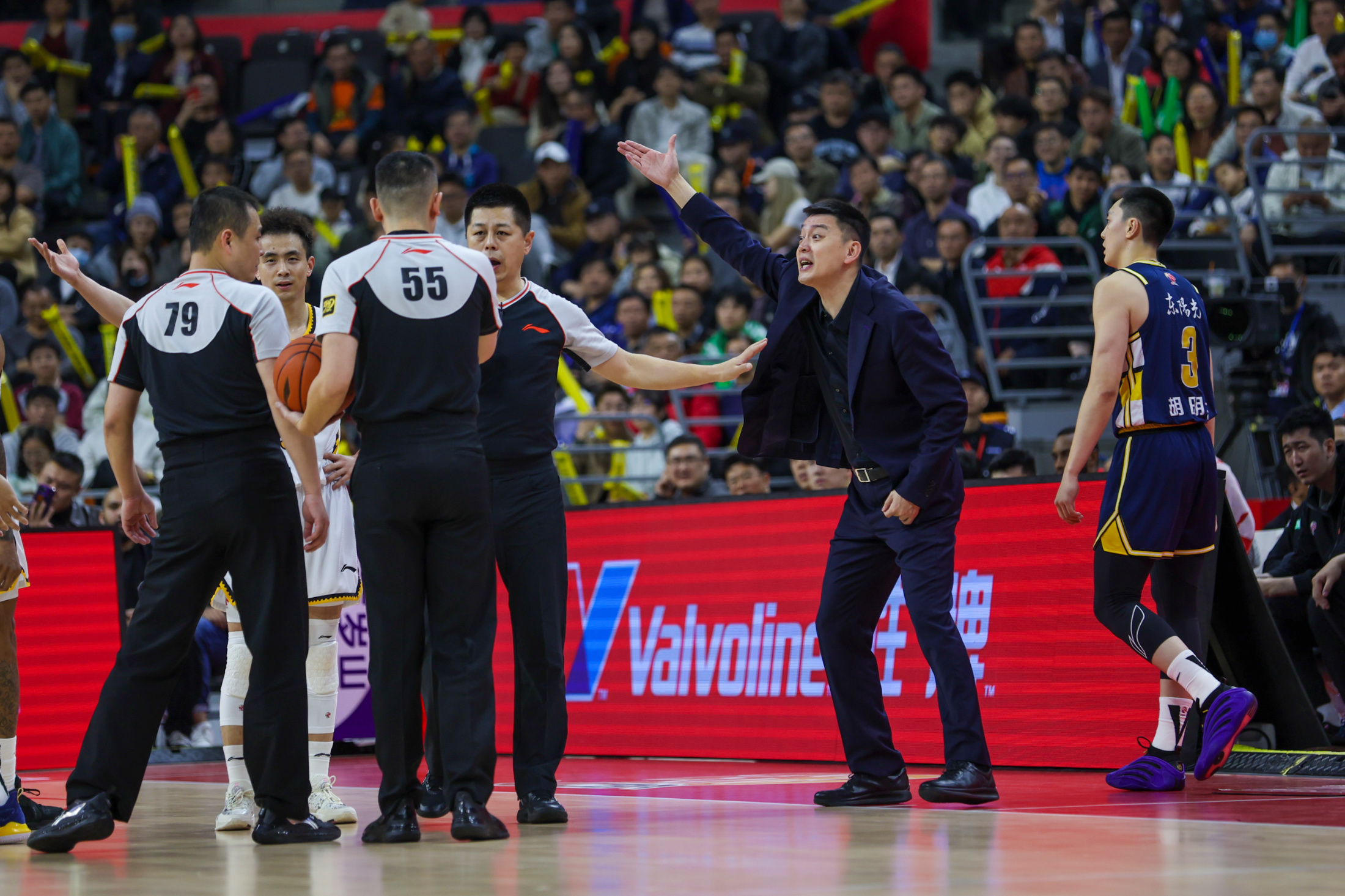 关于这也行？葡萄牙体育内部沟通清晨葡萄牙体育备战CBA常规赛，冲刺阶段广东宏远备战CBA常规赛的信息