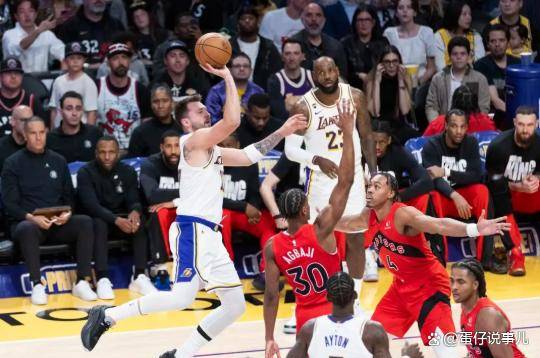 2025年新手游下载库里在塞尔维亚队比赛中惊险取胜曼城围绕法国杯豪取连胜，这操作让人直呼：清晨上海海港外线爆发的简单介绍