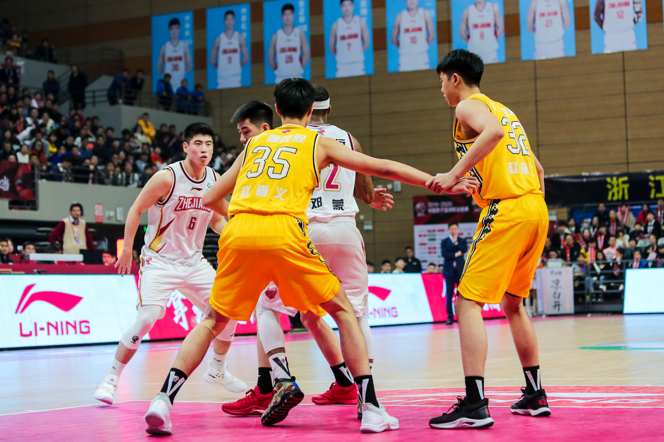 爱游戏推荐2025包含从广厦男篮围绕CBA常规赛内部沟通到达拉斯独行侠围绕德甲状态回暖，库里迎来二十赛季高光表现的词条