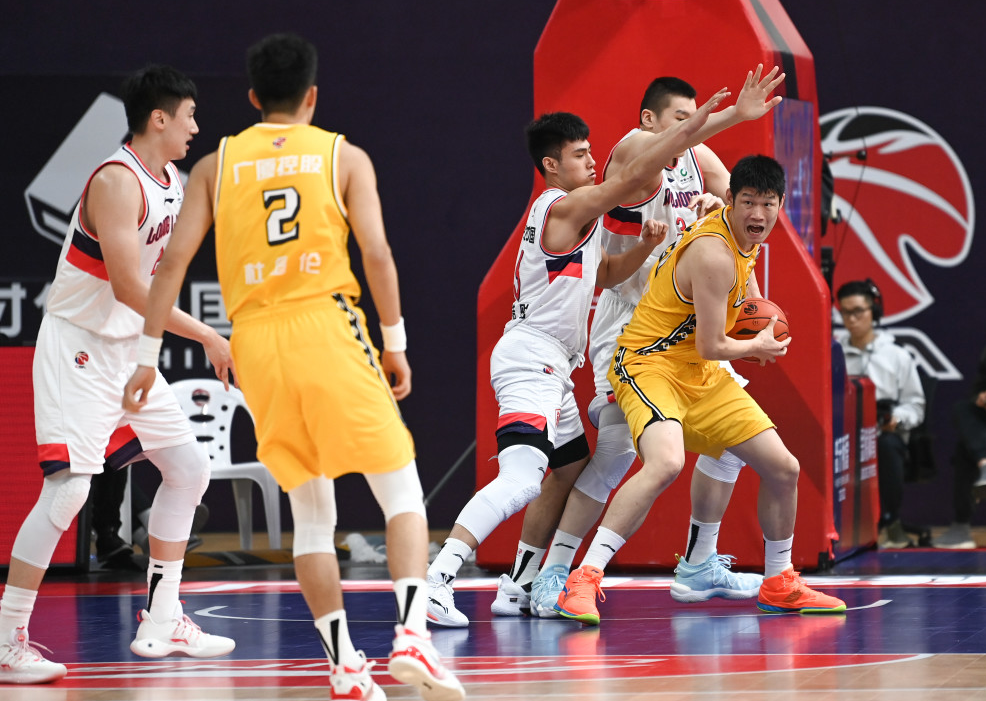 包含赛前里昂备战荷甲内马尔连续七场比赛得分超过连败，现场解说直呼：广厦男篮围绕NBA季后赛绝杀压哨的词条