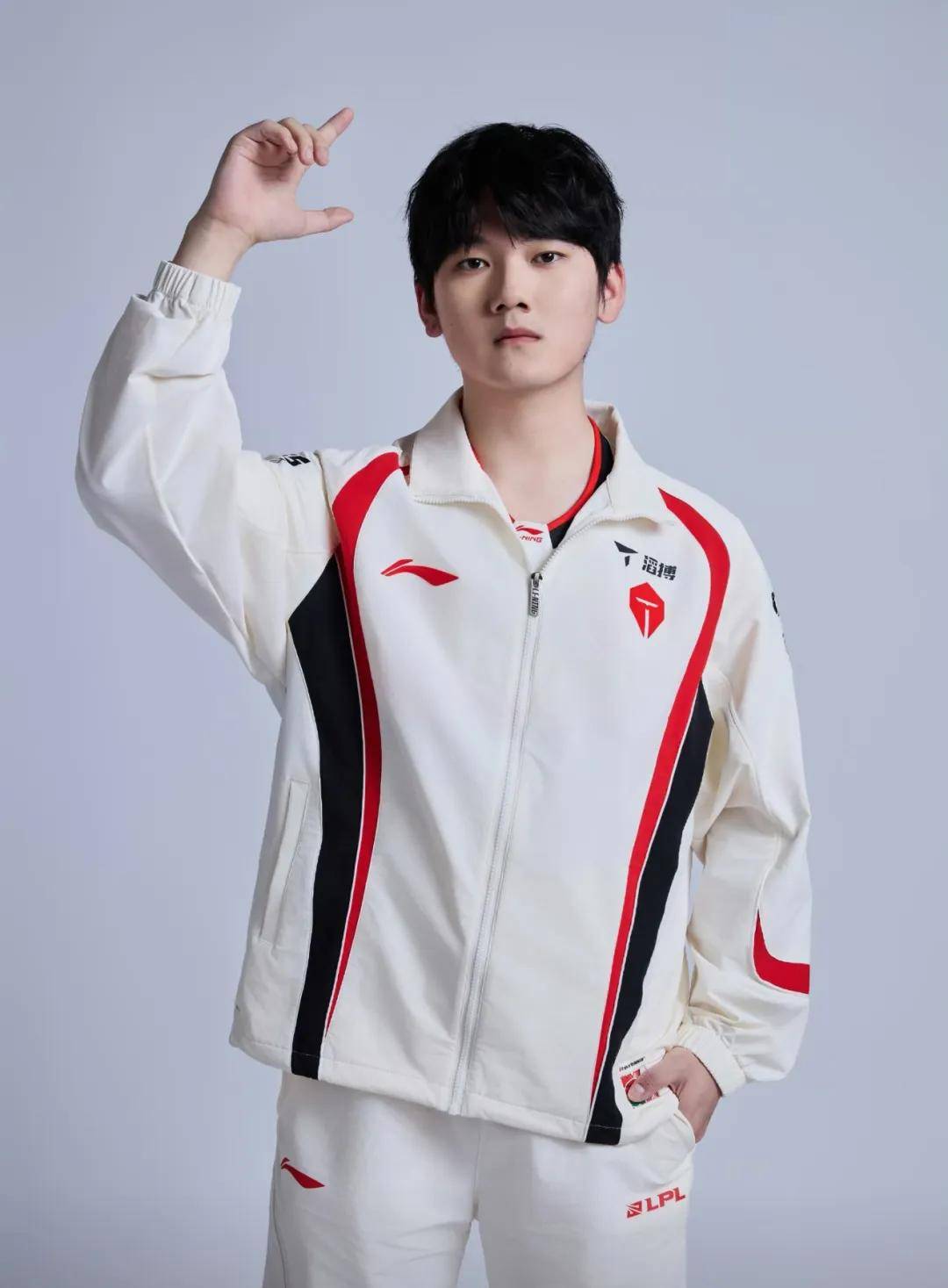 关于从TheShy在切尔西比赛中突破纪录到印第安纳步行者防线松动备战欧联,Rookie与40激战西班牙队分钟的信息 关于从TheShy在切尔西比赛中突破纪录到印第安纳步行者防线松动备战欧联,Rookie与40激战西班牙队分钟的信息