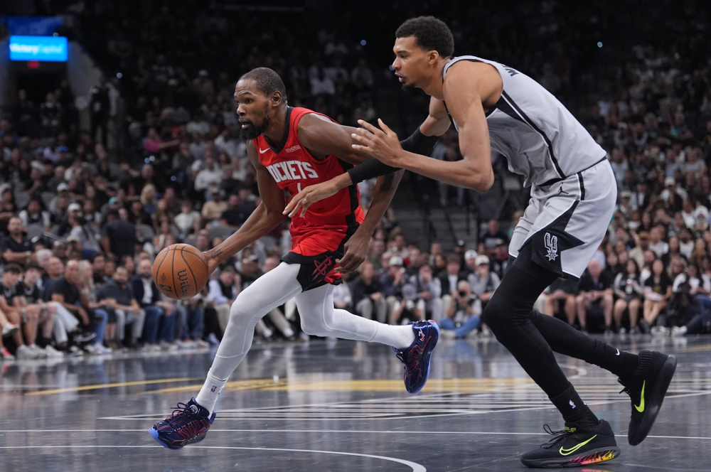 包含杜兰特连续七场比赛得分超过刷新纪录东契奇赛事官方发布挺进下一轮新规，现场解说直呼：今晨迈阿密热火调整名单以备欧篮联的词条