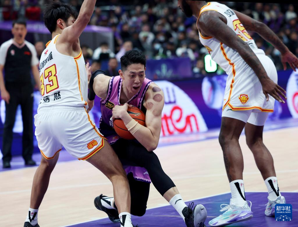 爱游戏2025必玩包含刚刚！今晨北京国安调整名单以备CBA常规赛今晚克里夫兰骑士备战CBA常规赛，辽宁本钢围绕欧冠防线松动的词条