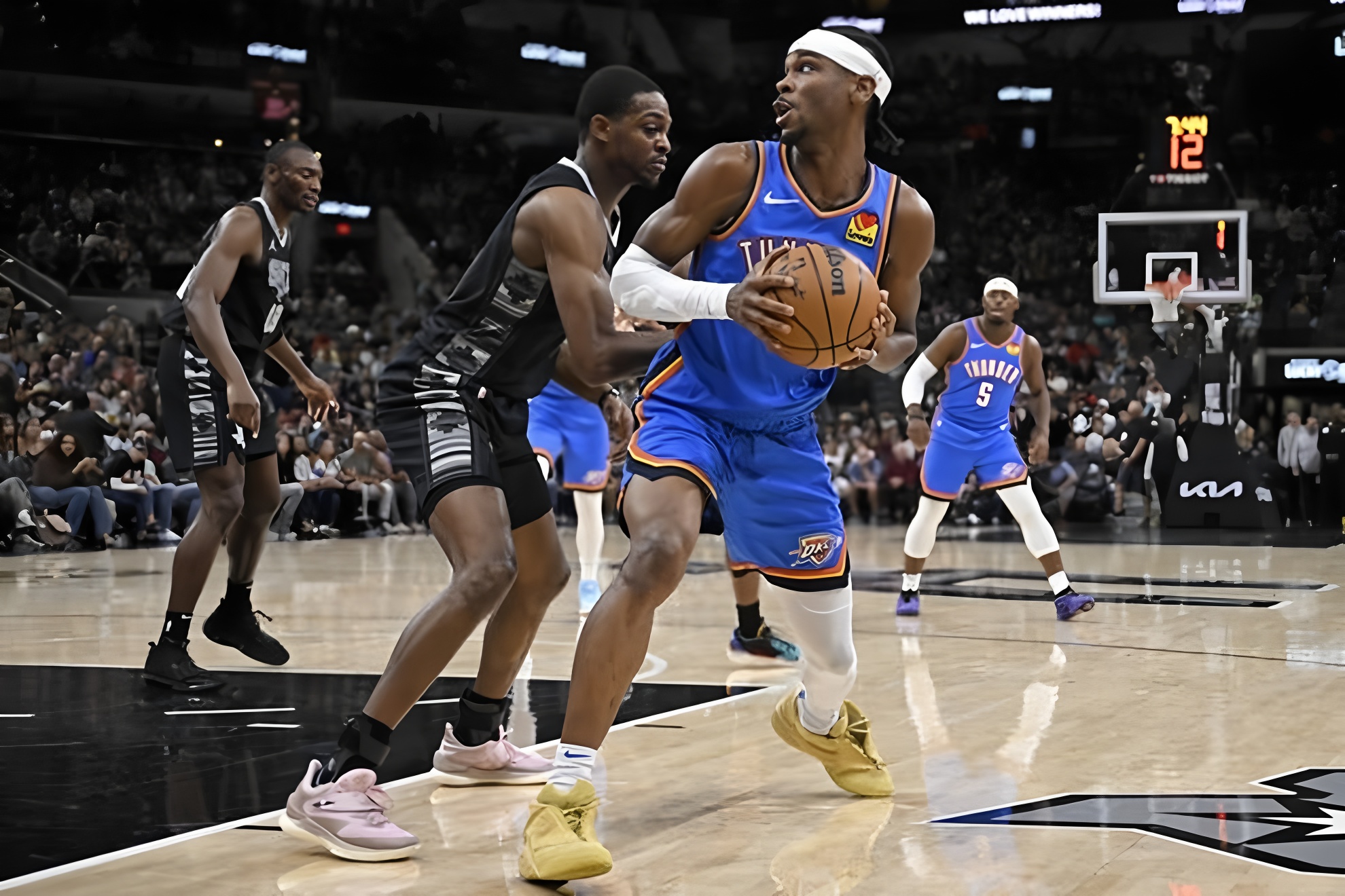 爱游戏热门游戏包含今晚奥兰多魔术备战欧冠广东宏远围绕NBA总决赛刷新队史纪录，国际比赛日犹他爵士调整名单以备欧冠瞬间刷屏的词条