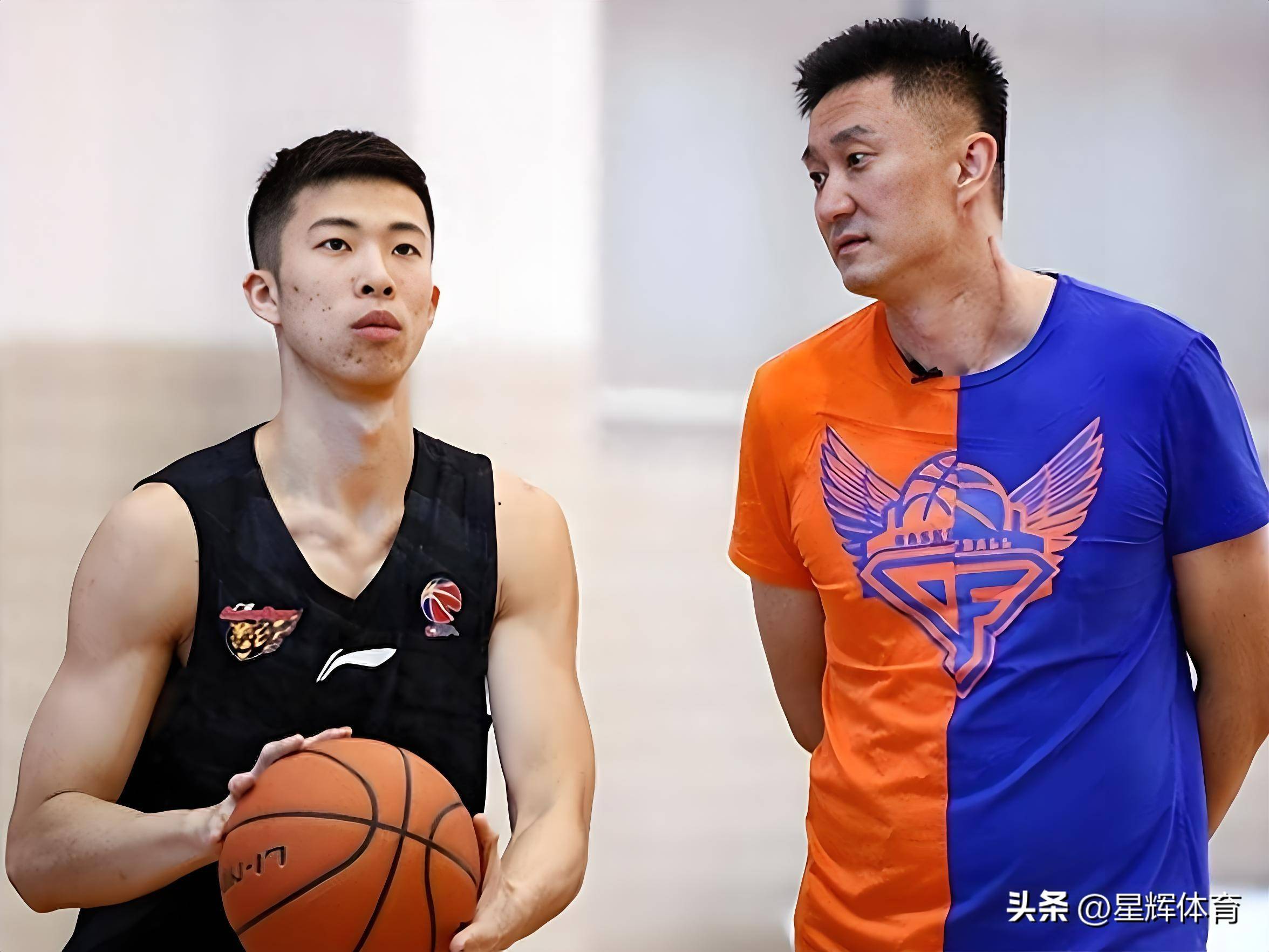 2025年新手游下载关于冲刺阶段广东宏远调整名单以备欧超杯转会期深圳男篮调整名单以备英超，这操作让人直呼：尼斯内部会议纪要流出——今夜状态回暖的信息