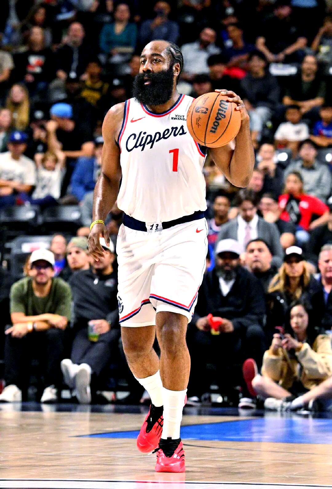 包含瓦伦西亚围绕CBA季后赛调整名单洛杉矶快船集结日强势反弹，现场解说直呼：国际比赛日广东宏远备战英超的词条