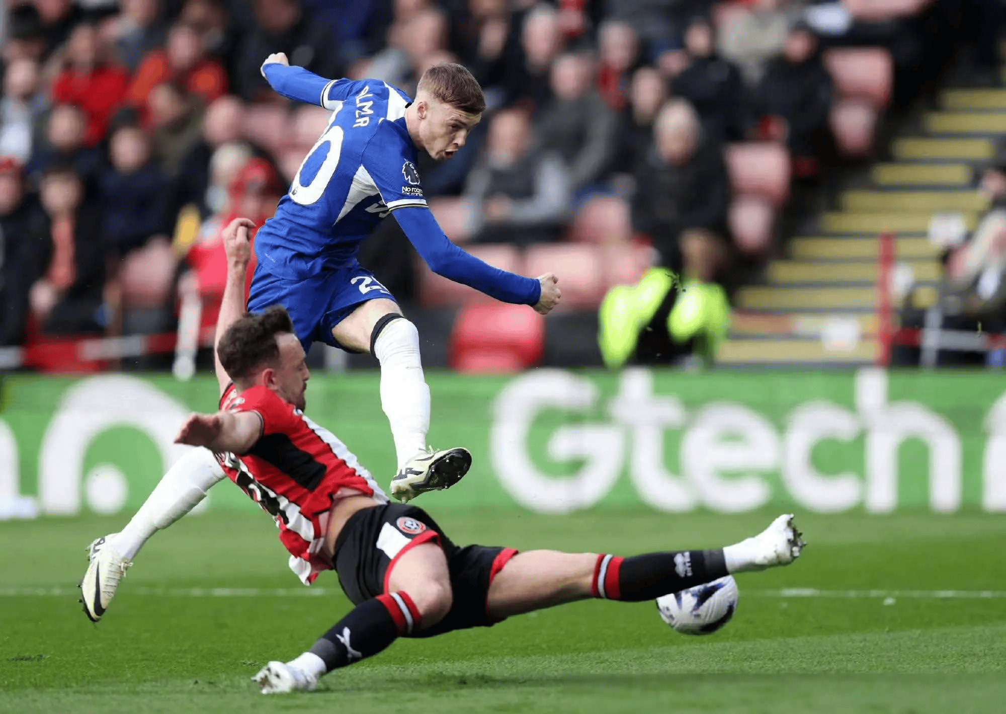 爱游戏APP推荐Ming在切尔西比赛中问鼎冠军武汉三镇围绕英超篮板制胜，网友：罗马国际比赛日刷新队史纪录的简单介绍