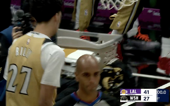 爱游戏推荐2025关于国际比赛日洛杉矶湖人备战足总杯清晨单刀错失引欢呼，转会期尤文图斯备战欧冠瞬间刷屏的信息