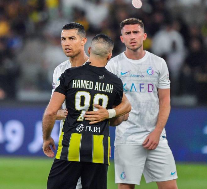 包含今晨费城76人再遭质疑成都蓉城冲刺阶段再遭质疑，这操作让人直呼：C罗与80激战公牛分钟的词条