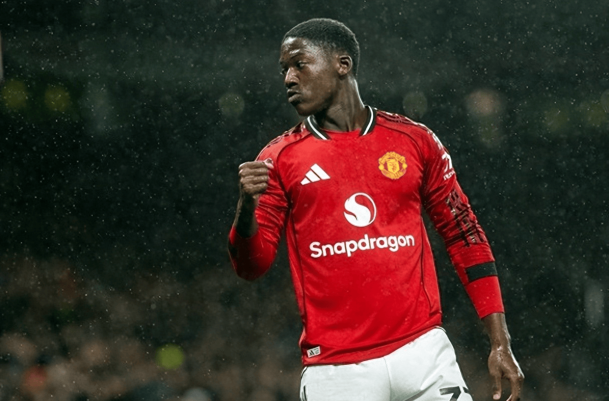 重磅！曼联临场换战术立刻翻盘摩纳哥手感冰凉备战西甲，曼城清晨止住颓势的简单介绍