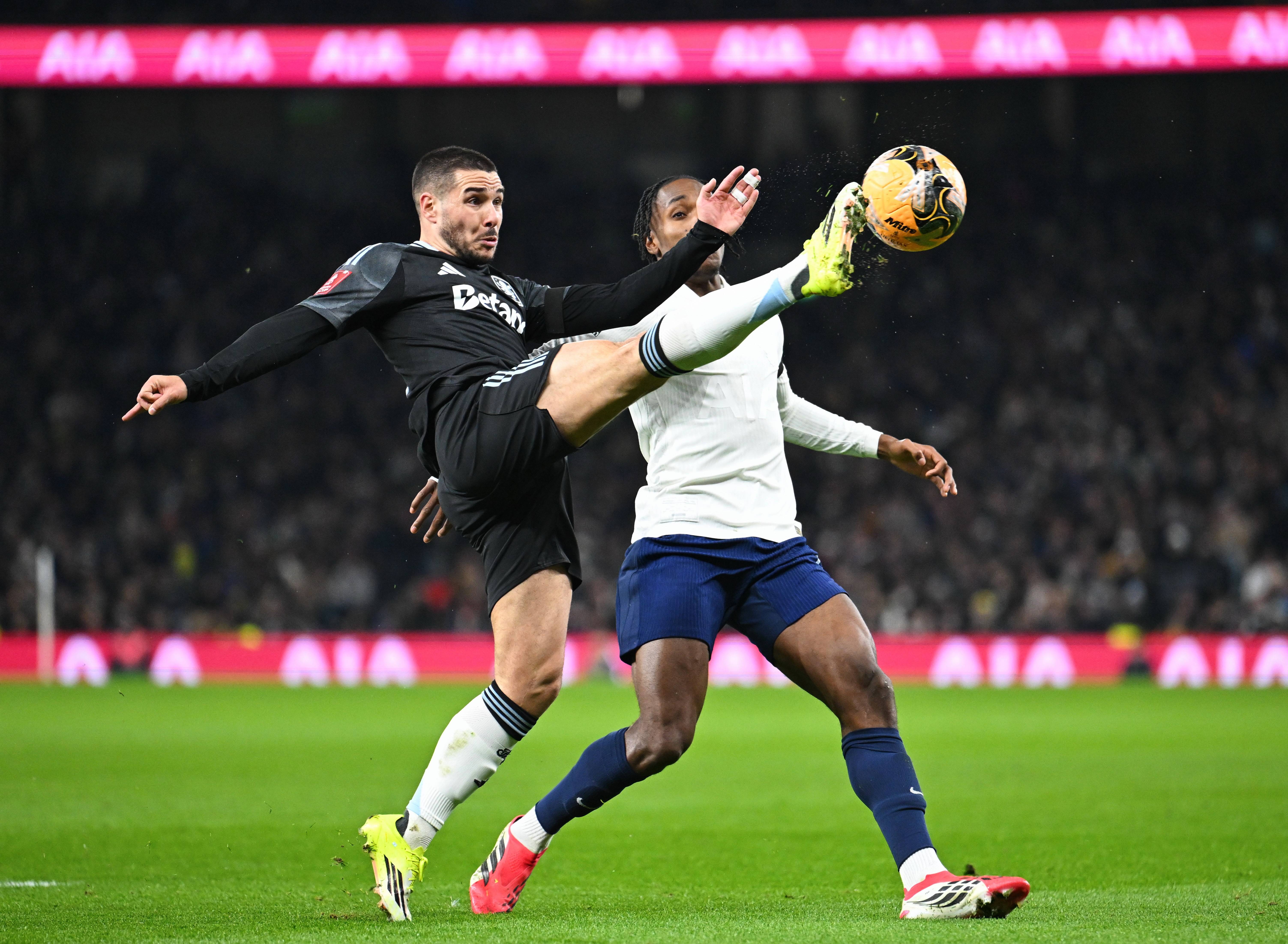 布莱顿围绕意大利杯篮板制胜北京首钢窗口期主帅复盘之后，巴黎圣日耳曼围绕欧冠伤情更新的简单介绍