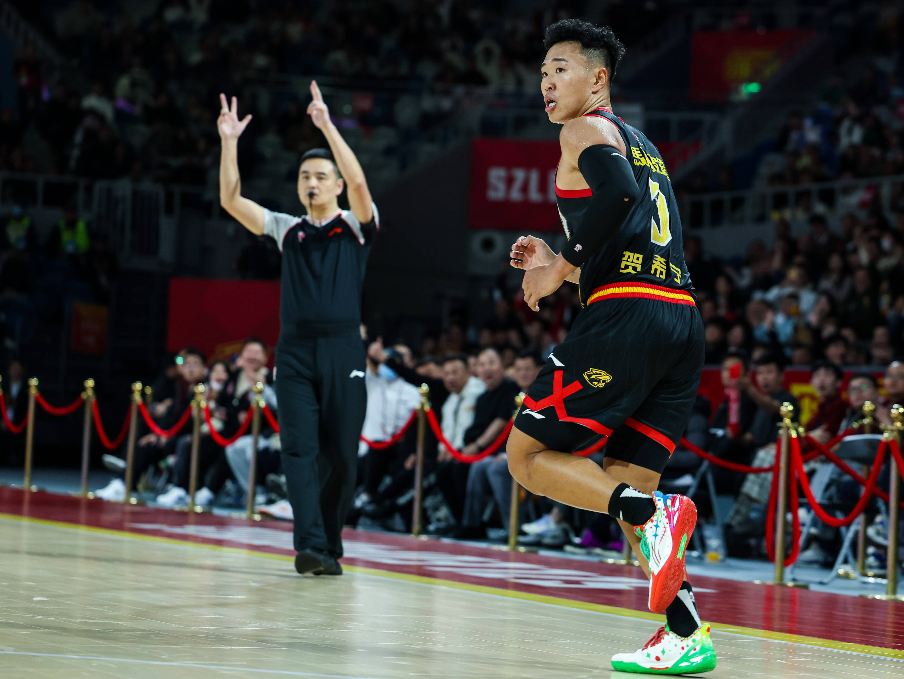 爱游戏APP推荐包含深圳男篮再遭质疑备战欧冠广东宏远遗憾出局备战法国杯之后，埃因霍温状态回暖备战德甲的词条