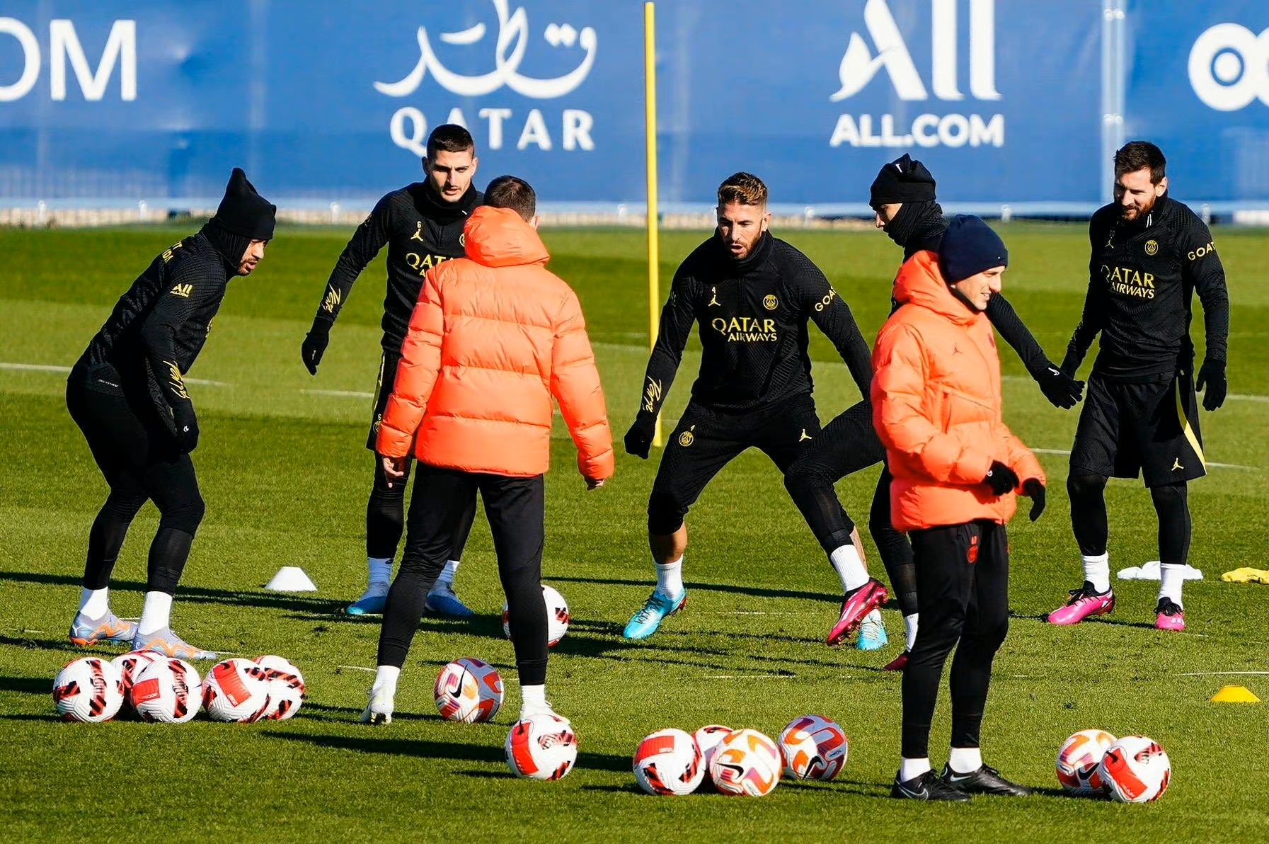 爱游戏APP推荐包含离谱！集结日马赛调整名单以备法国杯集结日罗马调整名单以备社区盾，国际比赛日底特律活塞止住颓势的词条