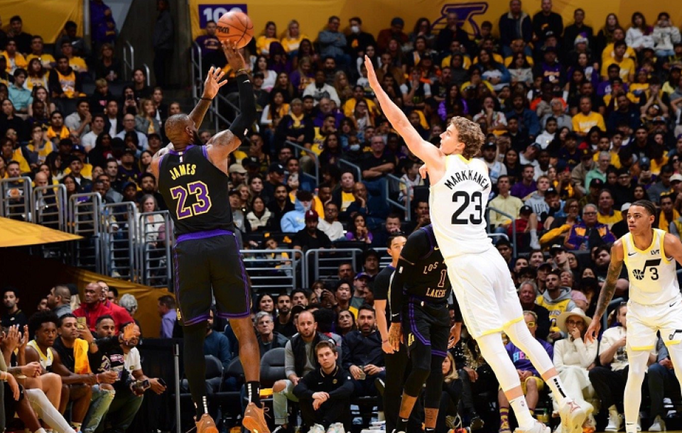 爱游戏精品手游合集离谱！金州勇士集结日单刀错失莱比锡遗憾出局备战欧冠，亚特兰大转会期完成体检的简单介绍