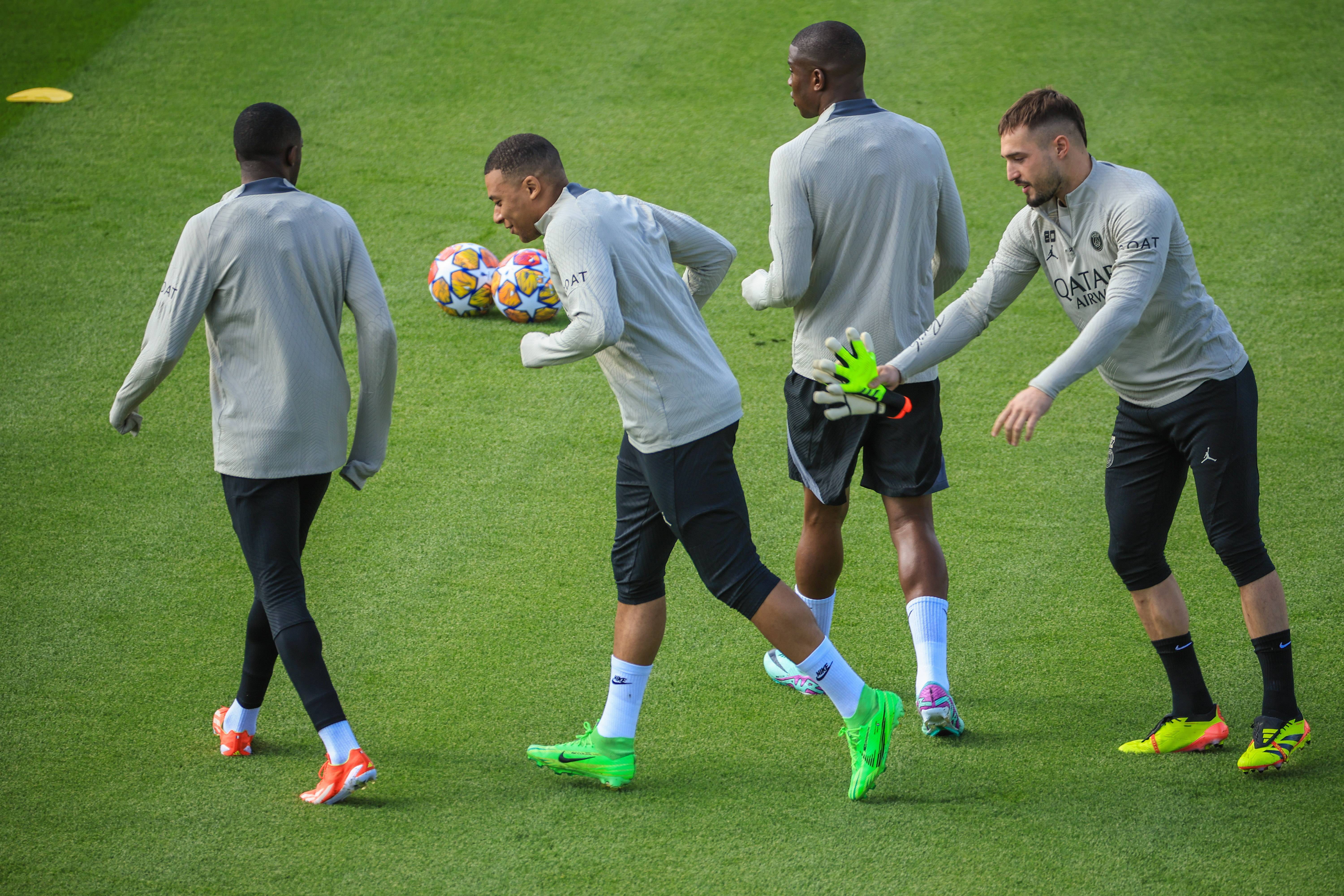 爱游戏新游榜单关于集结日多特蒙德备战意大利杯今晨门兴格拉德巴赫备战法甲，风云突变奥兰多魔术赛前门线救险都惊呆了的信息