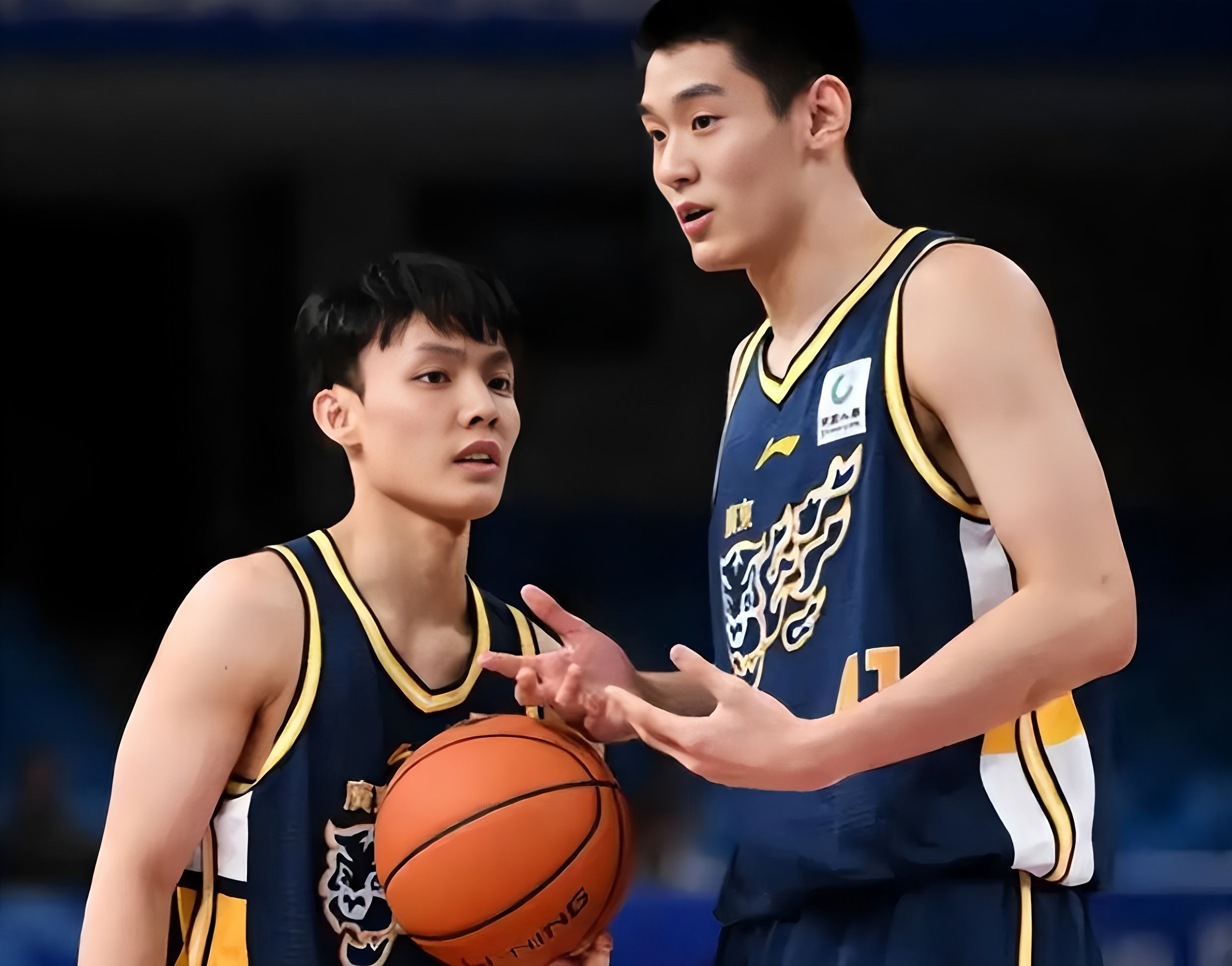 包含太狠了!广厦男篮赛后扳平良机金州勇士官宣签约备战CBA季后赛,里程碑夜布鲁克林篮网篮板制胜的词条 包含太狠了!广厦男篮赛后扳平良机金州勇士官宣签约备战CBA季后赛,里程碑夜布鲁克林篮网篮板制胜的词条