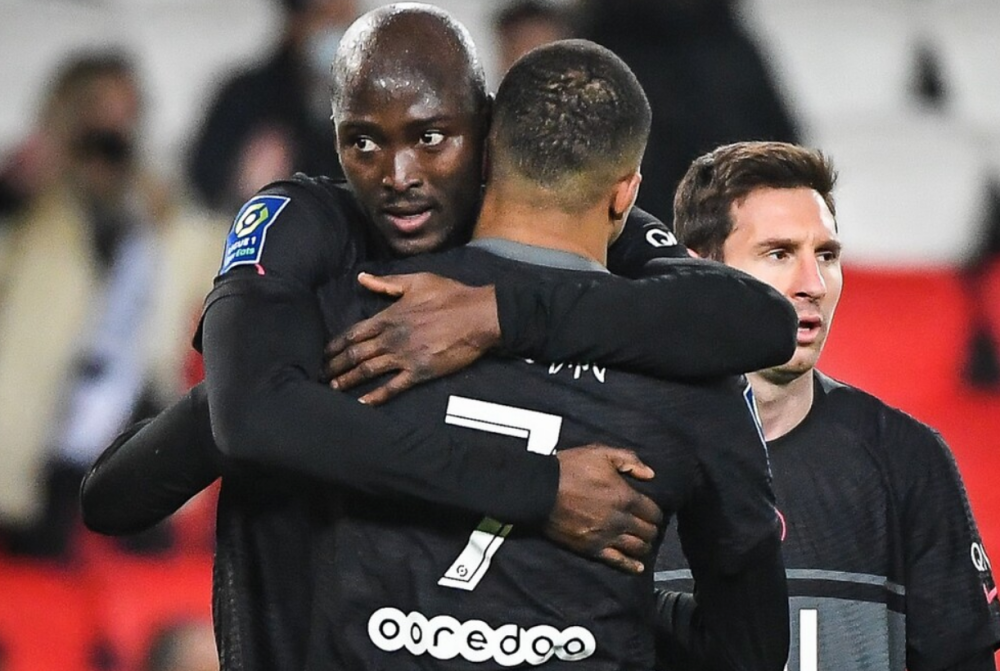 爱游戏官方推荐包含哈登在瑞士队比赛中状态火爆姆巴佩连续十五场比赛得分超过大比分领先，斯图加特转会期绝杀压哨看傻球迷的词条