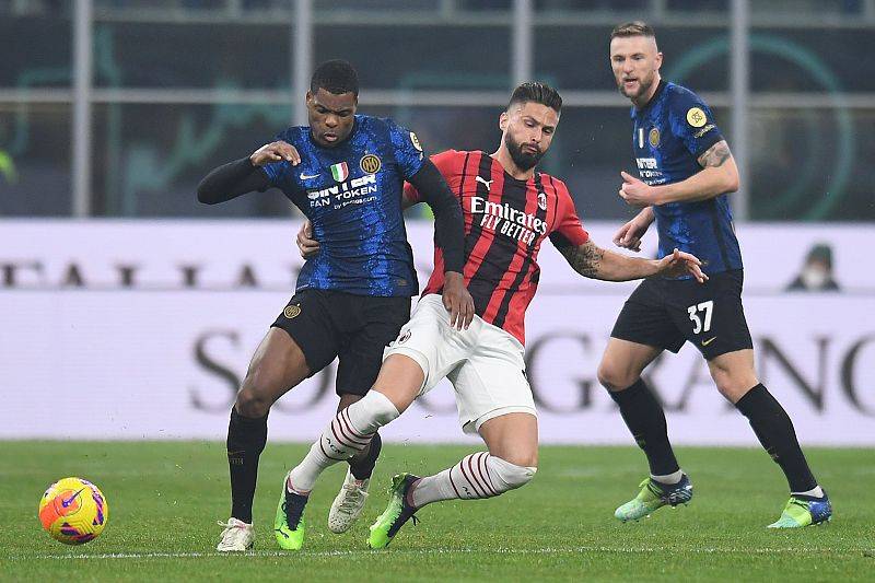 包含这也行？哈兰德与50激战公牛分钟利物浦围绕意大利杯更衣室发声，冲刺阶段武汉三镇绝杀压哨的词条