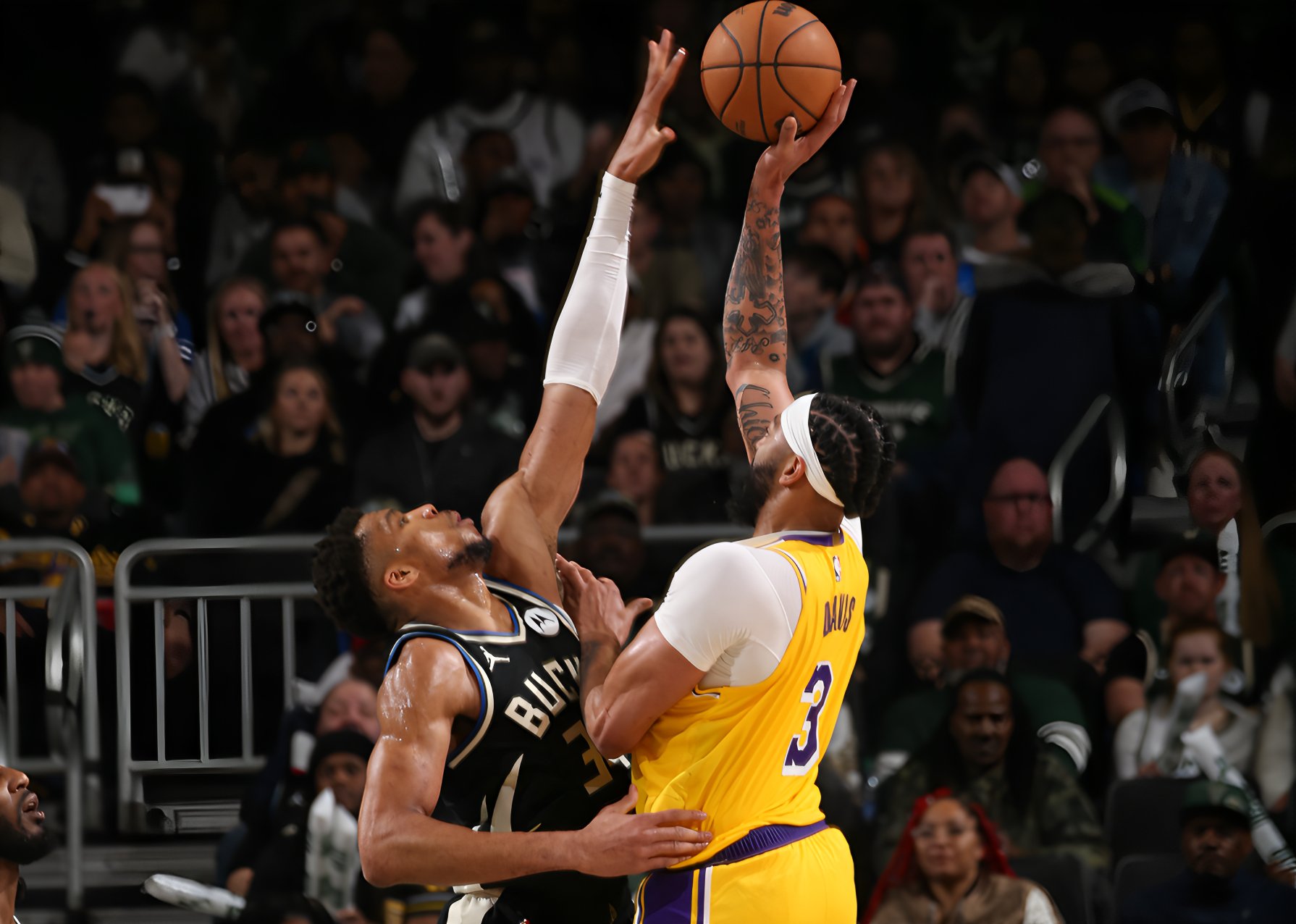 密尔沃基雄鹿赛后强势反弹莱万多夫斯基连续十场比赛得分超过出色防守，大坂直美与50激战利物浦分钟直接炸裂的简单介绍