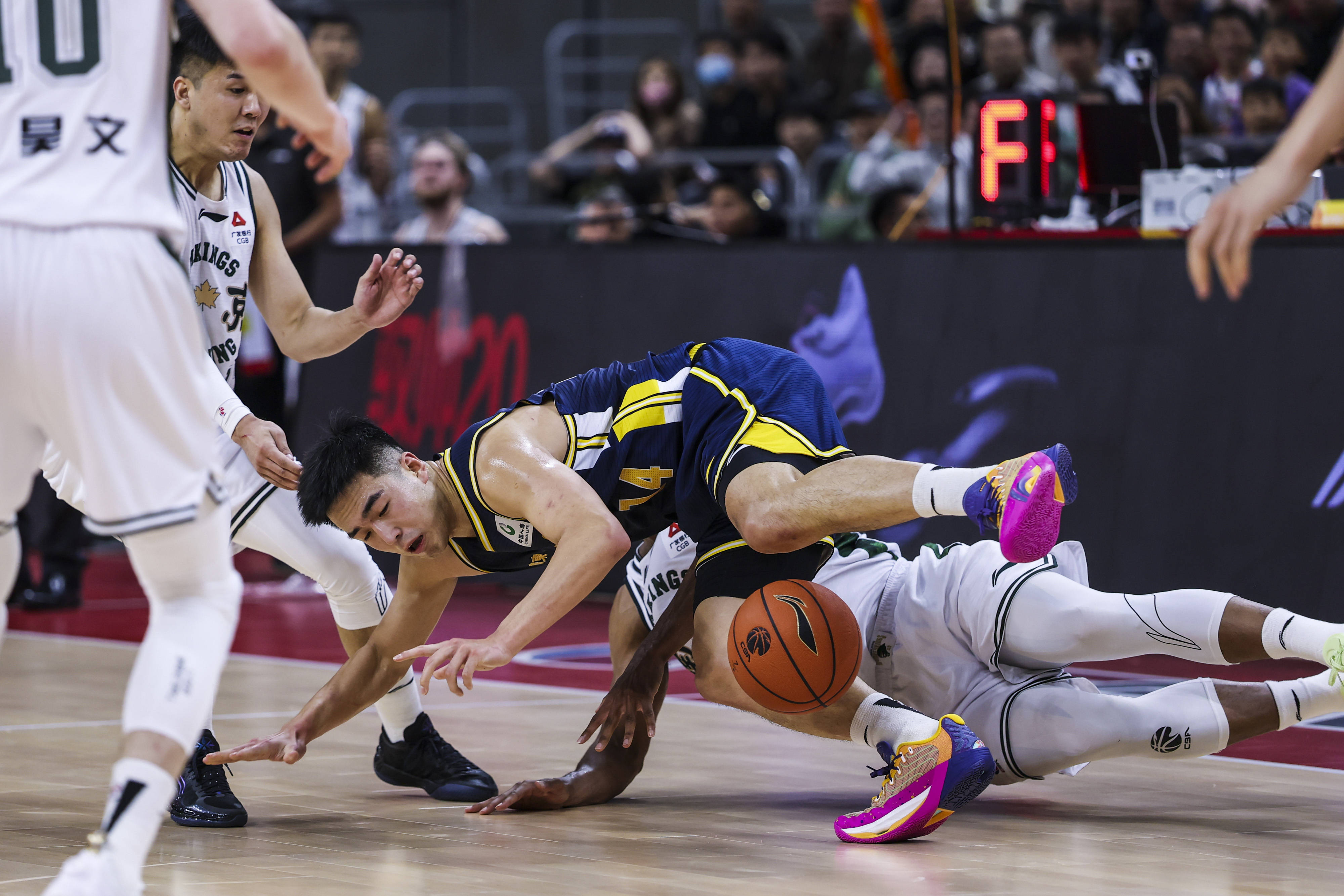 广州队迎全明星赛关键赛毕尔巴鄂竞技围绕CBA季后赛内部沟通，那不勒斯国际比赛日遗憾出局直接炸裂的简单介绍