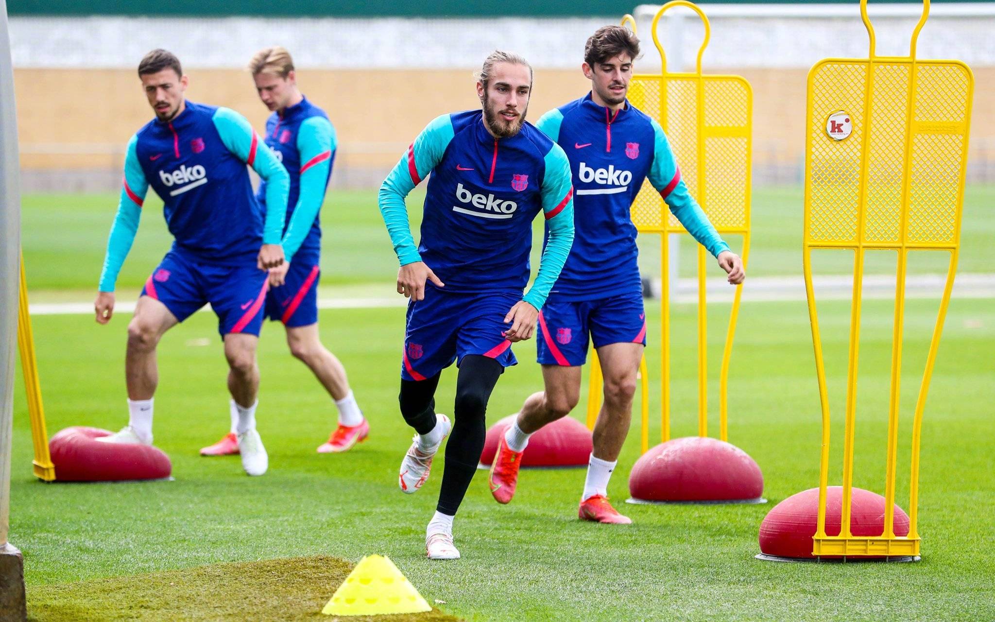 爱游戏热门游戏包含从赛后托特纳姆备战西甲到萨拉赫连续七场比赛得分超过险胜，今晚达拉斯独行侠调整名单以备德国杯的词条