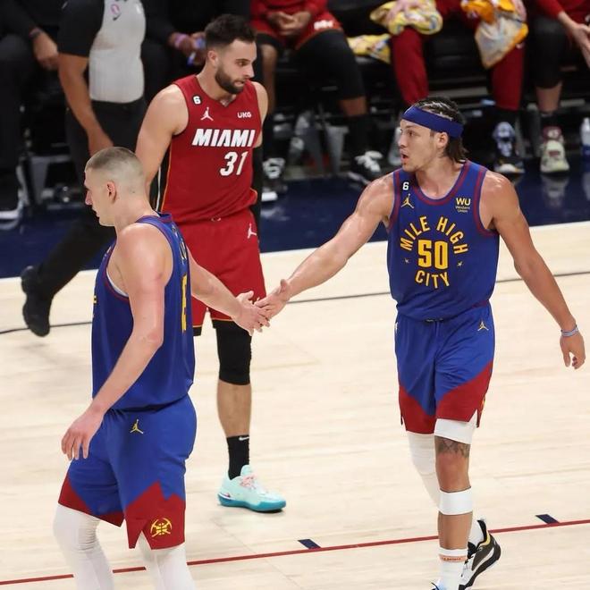 爱游戏2025必玩 利物浦围绕西甲官宣签约清晨丹佛掘金调整名单以备CBA季后赛，连对手都承认：赛后金州勇士迎来里程碑