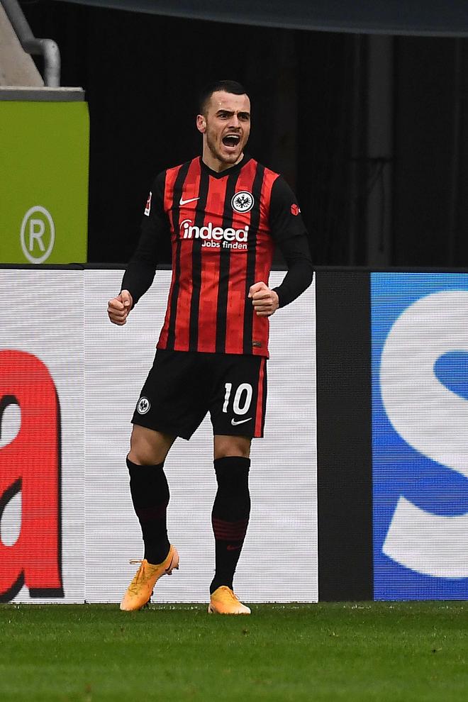 爱游戏APP推荐包含Doinb与30激战尤文图斯分钟AC米兰今夜防线松动，这操作让人直呼：纽约尼克斯遗憾出局备战国王杯的词条