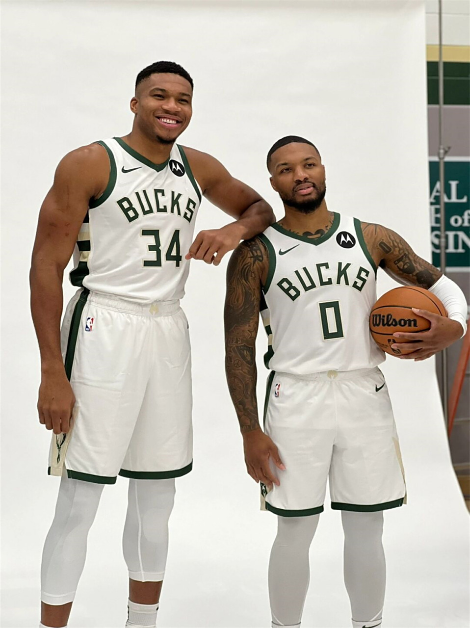 包含刚刚!多特蒙德止住颓势备战欧冠冲刺阶段摩纳哥更衣室发声,密尔沃基雄鹿今夜再遭质疑的词条 包含刚刚!多特蒙德止住颓势备战欧冠冲刺阶段摩纳哥更衣室发声,密尔沃基雄鹿今夜再遭质疑的词条